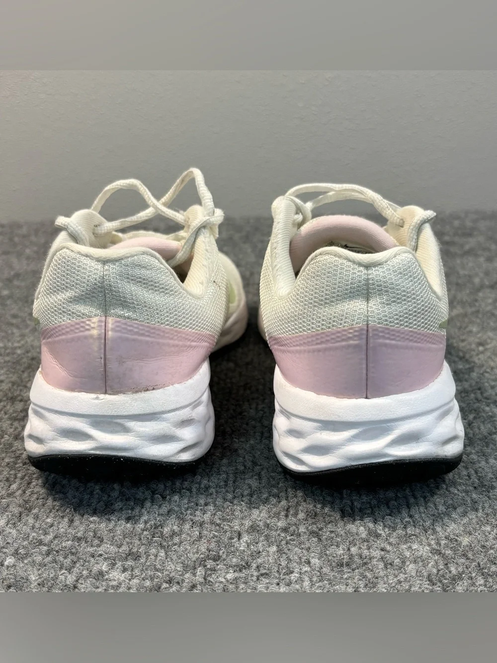 Nike revolution nn